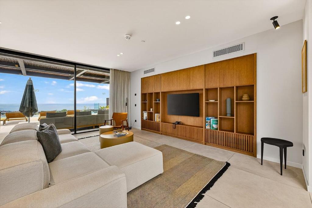 Elegant Villa - 3