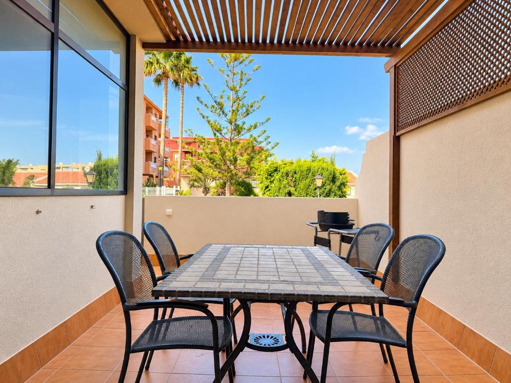 Bright House, Pool & Workspace near Medano Beach - 4