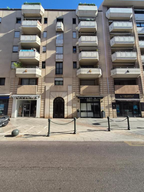 Chez Carmen-Rue d'Antibes - 2