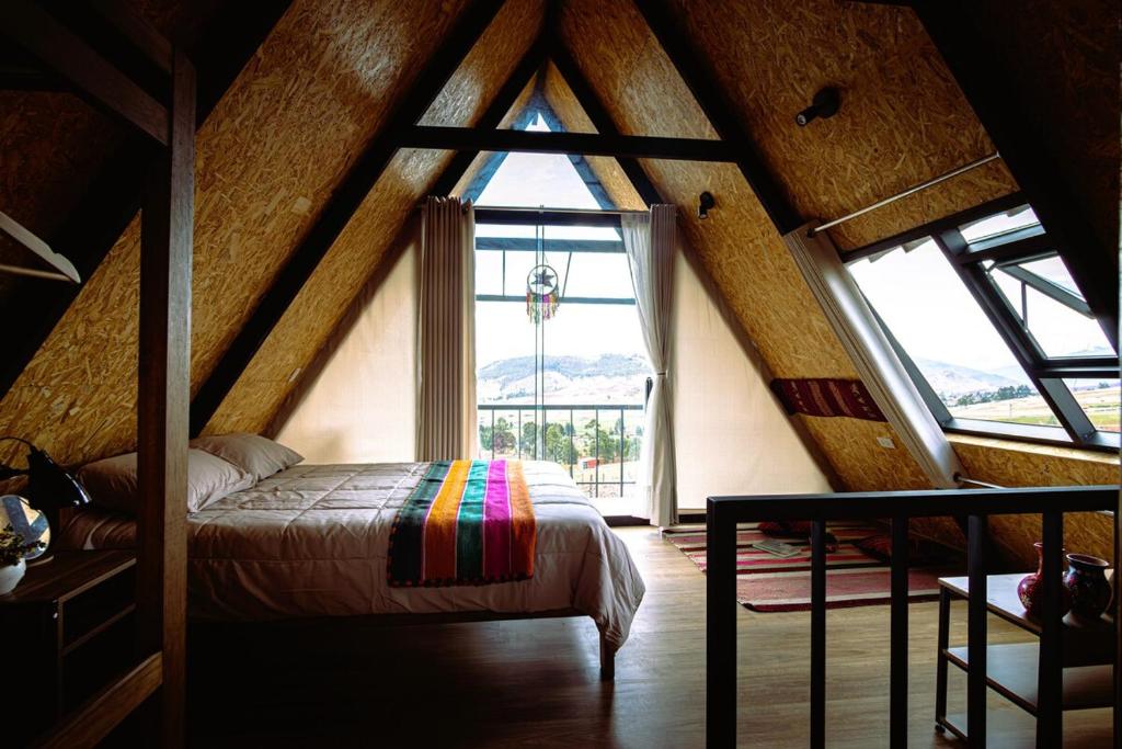 Cabin overlooking the Huaypo Lagoon in the Sacred Valley - 5