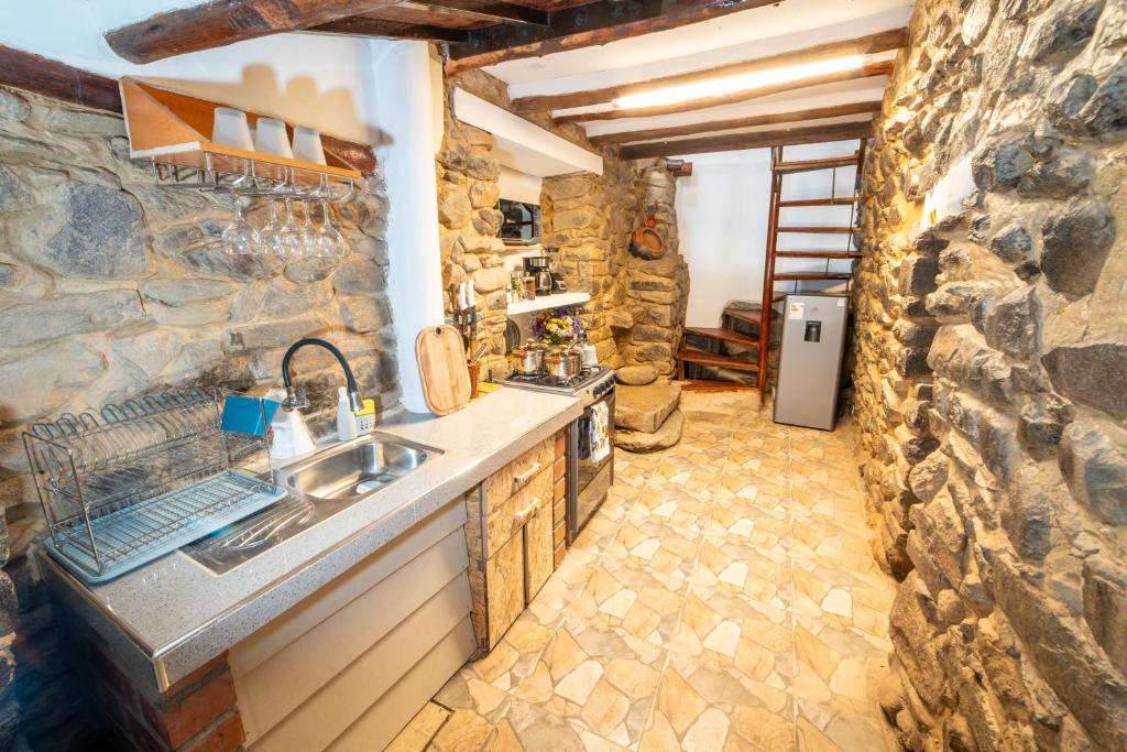 Inka Stone House Ollantay - 2
