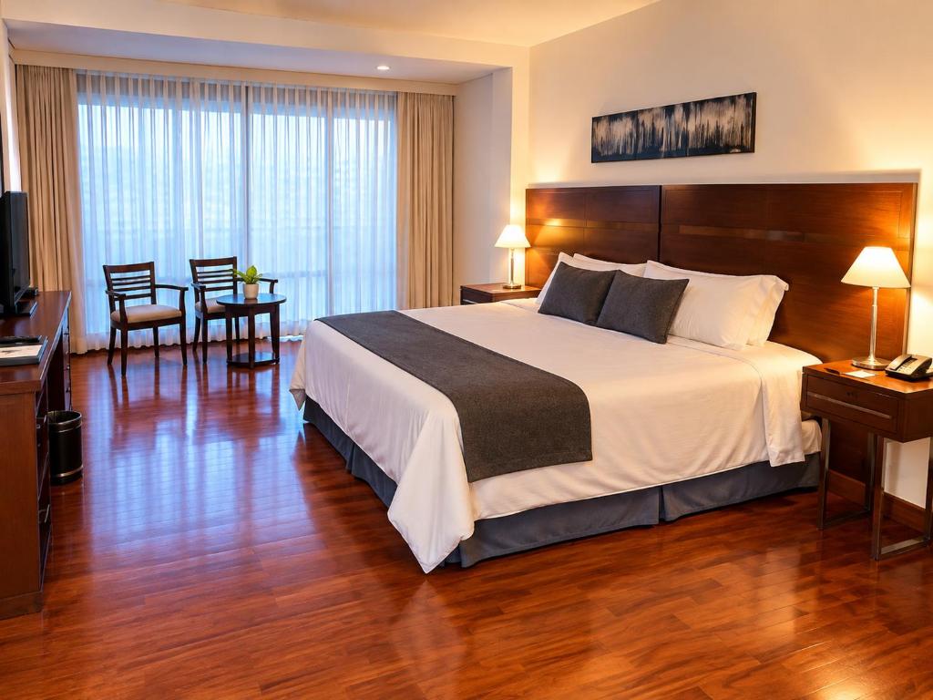 Puerto Amarras Hotel & Suites - 3
