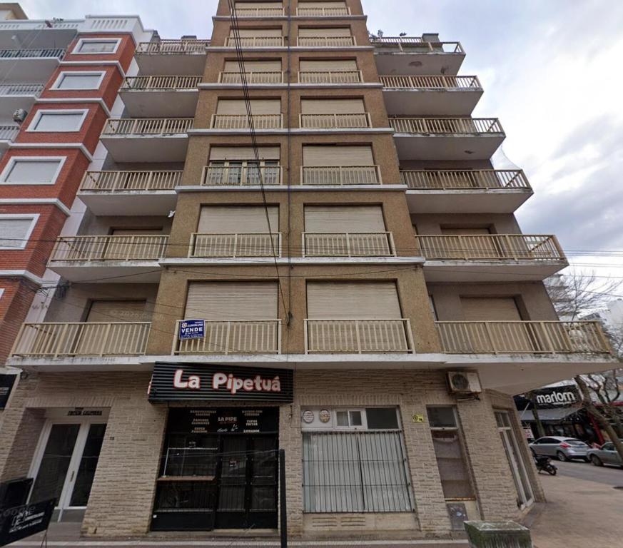 Departamento sobre peatonal a una cuadra del mar - 3