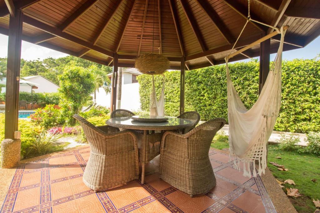 Villa boutique con piscina y vehículo - 5