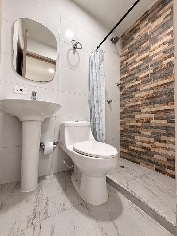 lujoso apartamento central con tres Aires acondicionados y parqueo - 5