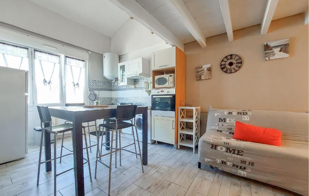 1 Bedroom Stunning Home In Royan - 3