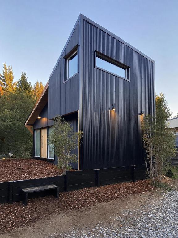 Refugio Black - 1