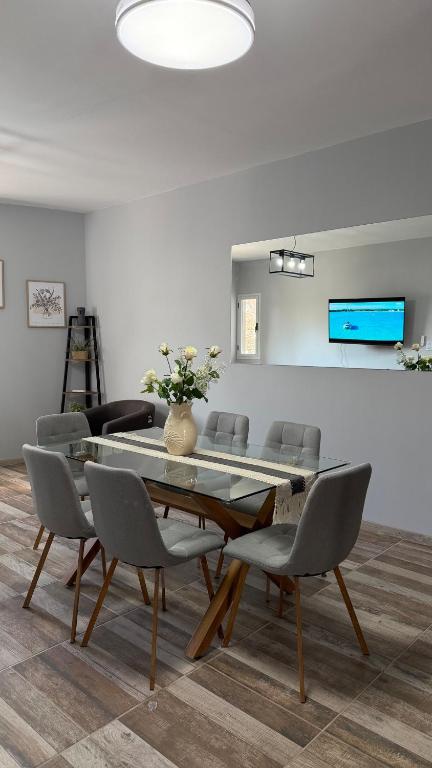 Departamento moderno y luminoso, 2 dormitorios - 1