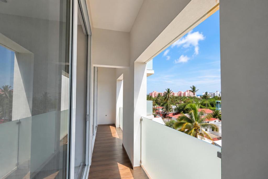 Villa Eureka - 3BR, Hot Tub, 2 Blocks from Beach - 4
