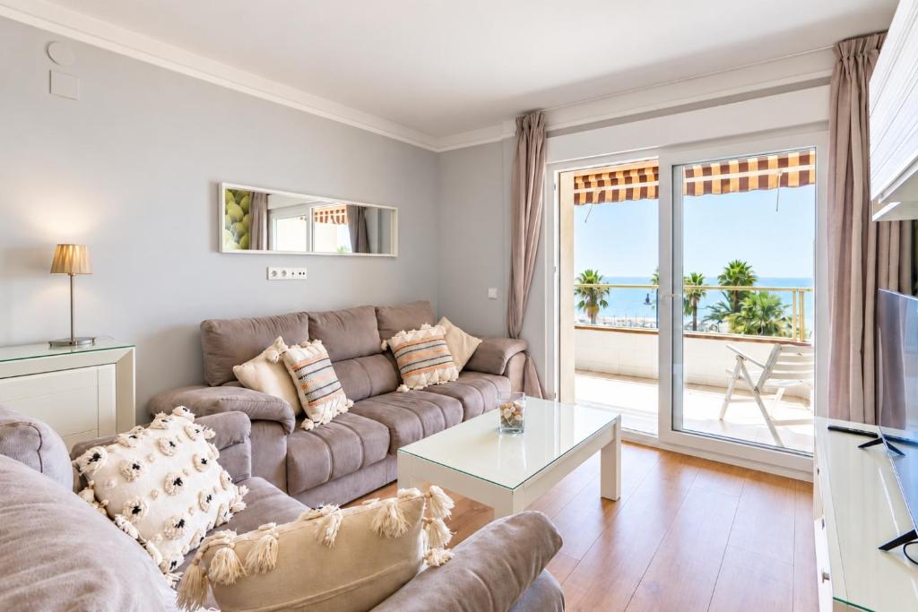 Primera Línea de Playa con Gran Terraza - 5
