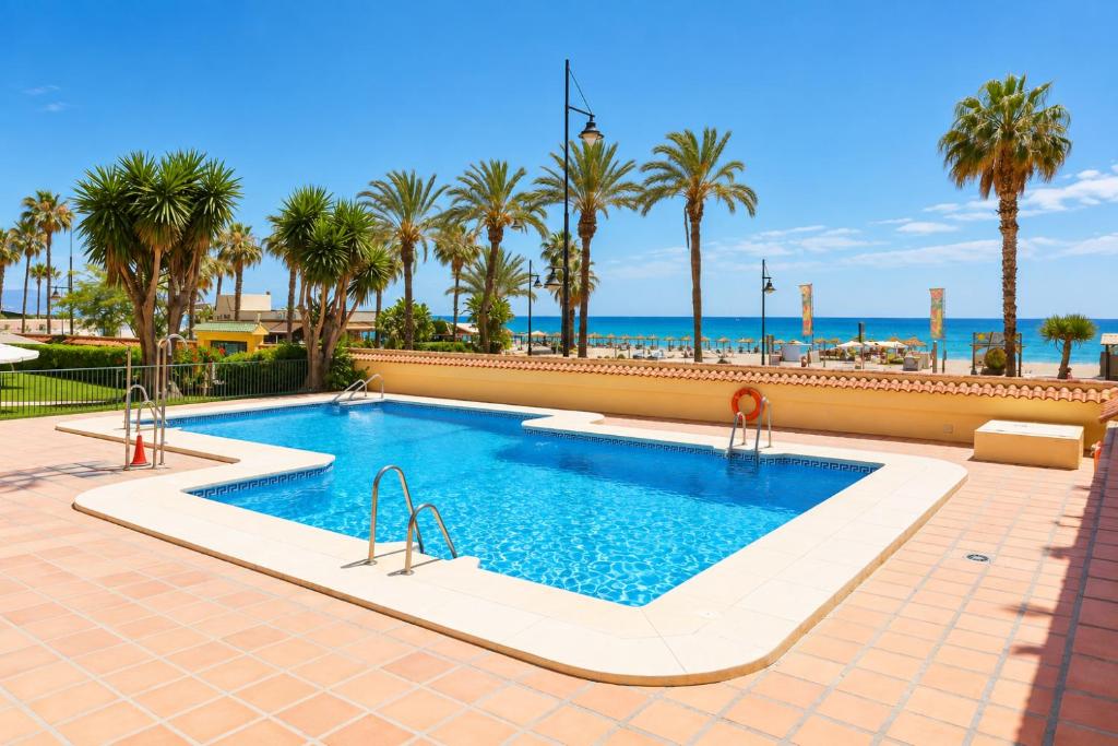 Primera Línea de Playa con Gran Terraza - 4