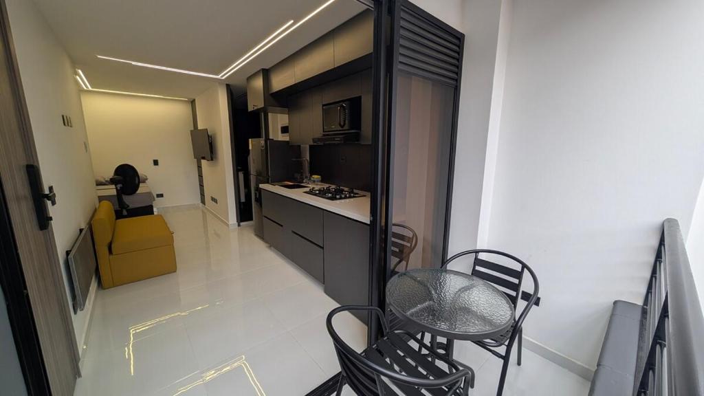 Estudio Super central - Metro y VIVA Envigado - 1