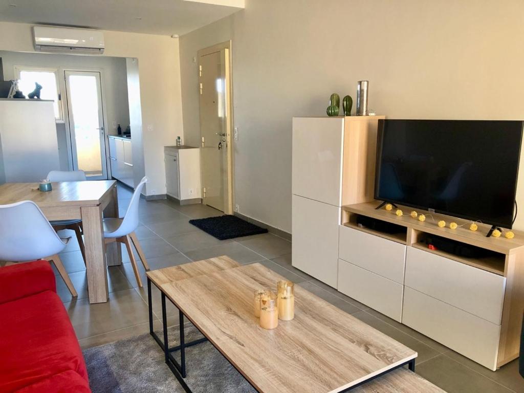Appartement 2 chambres piscine parking - 3