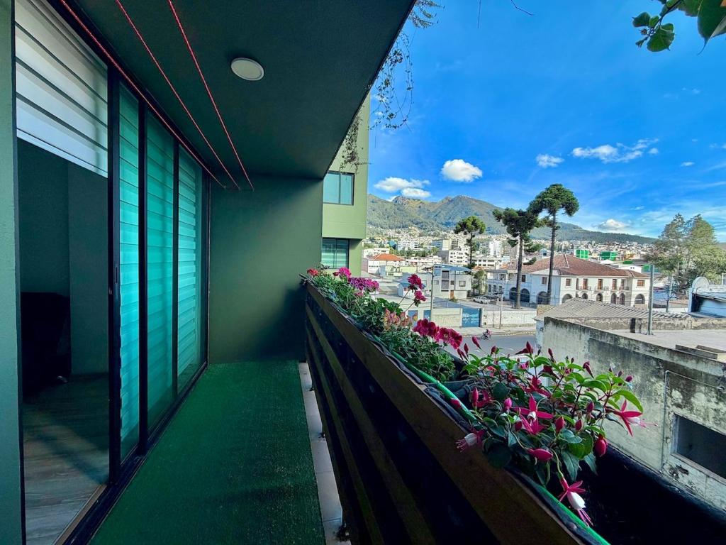 Suite near the Metro, with a View & Gym - 4