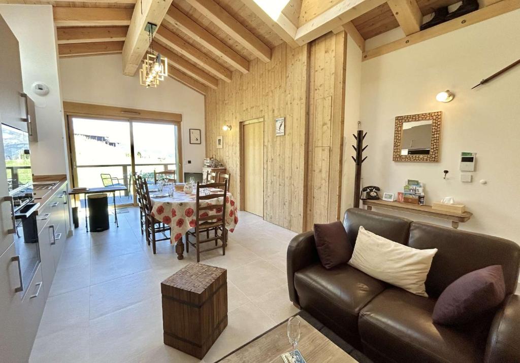 Appartement 3 Pièces pour 6 personnes, près des pistes - COMBLOUX - COM101-B302 - 2