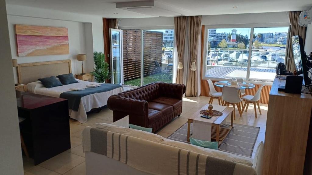 APART , DEPARTAMENTOS loft , bahia grande nordelta , BALCON JACUZZI Y vista a la bahia - 5