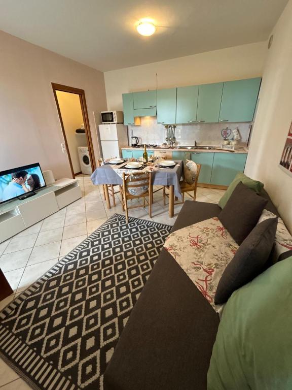 The Greenway - Apartments in residence with Pool - 1