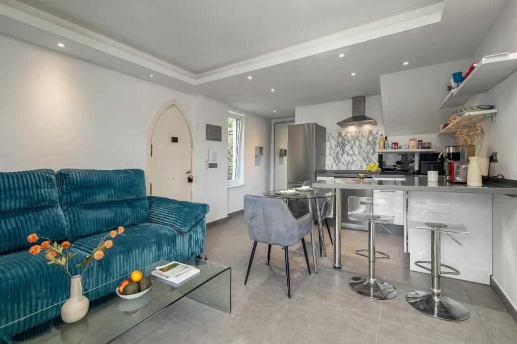 Puerto Banús Duplex Penthouse with Rooftop Terrace - 3