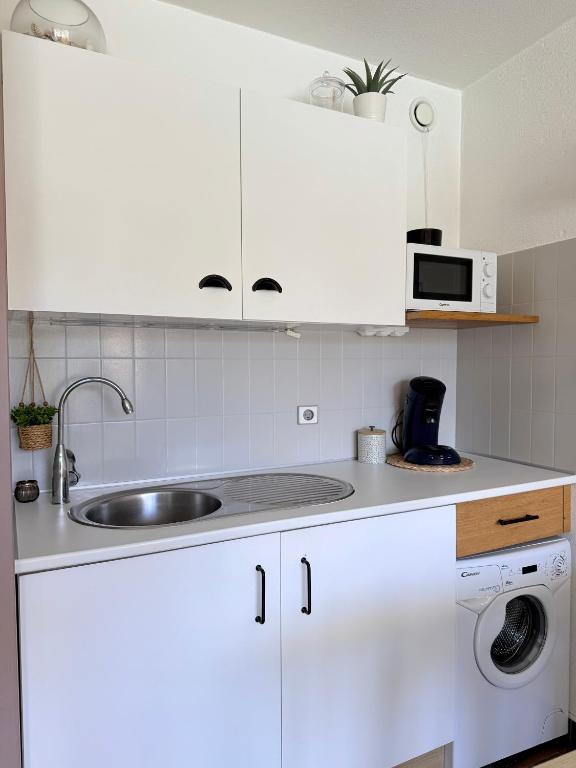 Cabin studio, Terrace, Private Parking and Swimming Pool - 3
