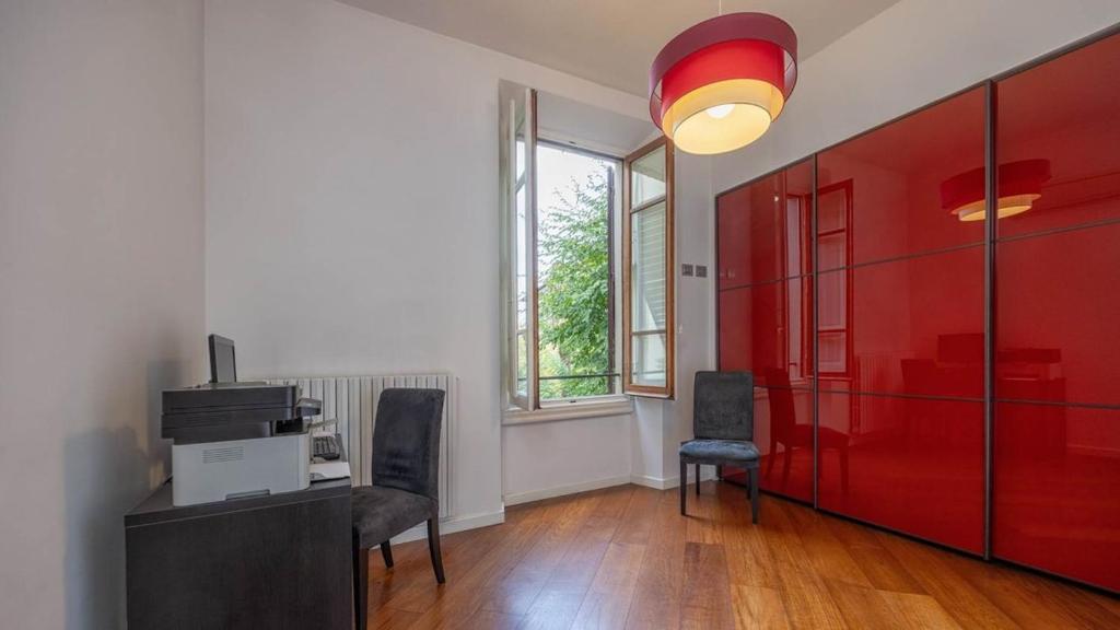 French-style comfort room - 4