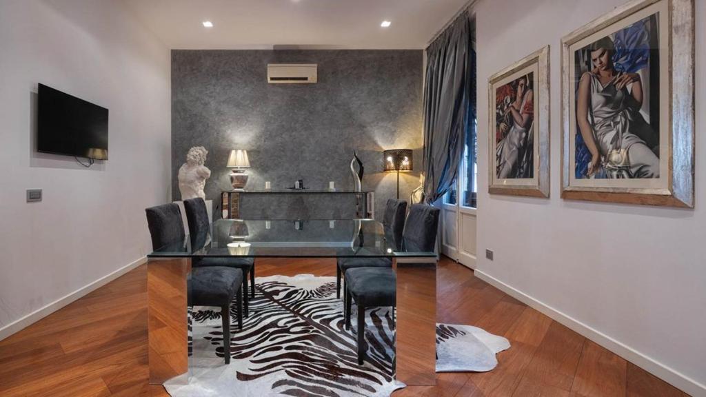 French-style comfort room - 1