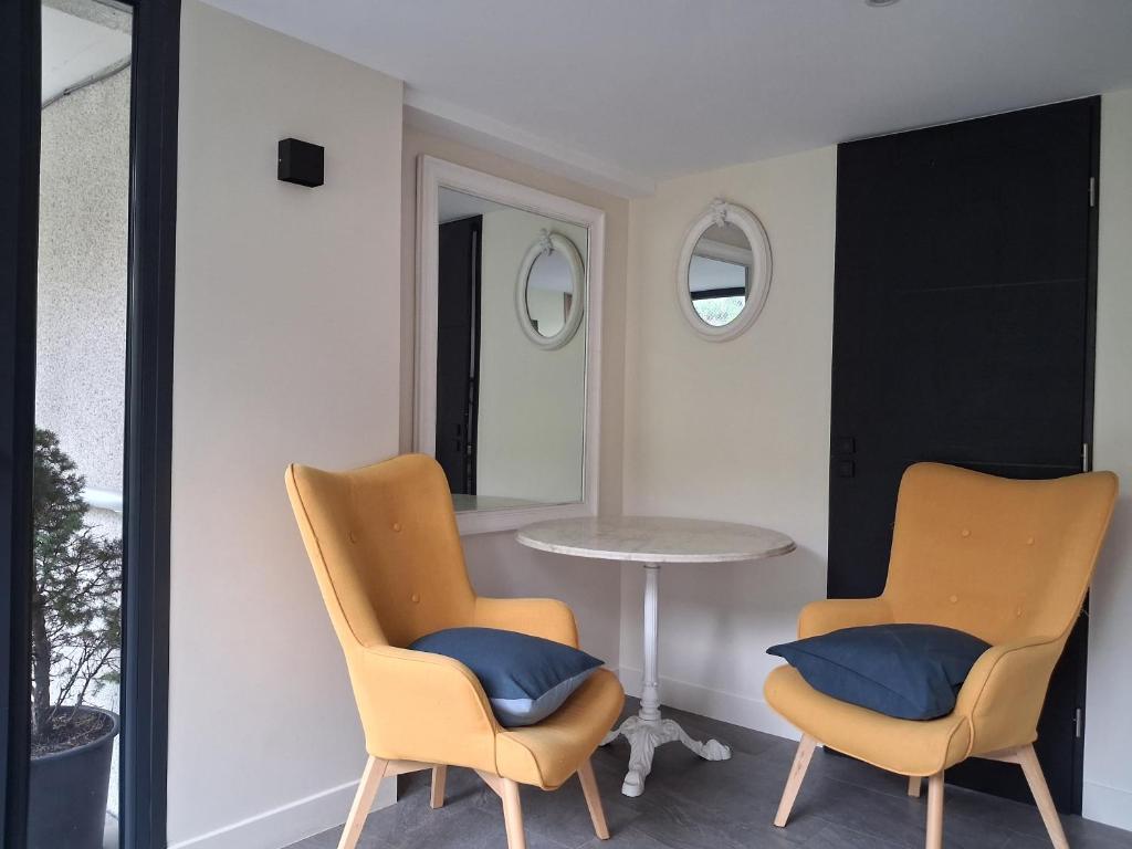 Renovated 30 m2 studio garden AC and parking - 3