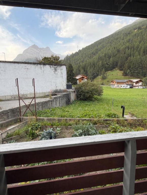 Neue Wohnung mit Balkon & nahe Bushaltestelle nach Saas-Fee - 2