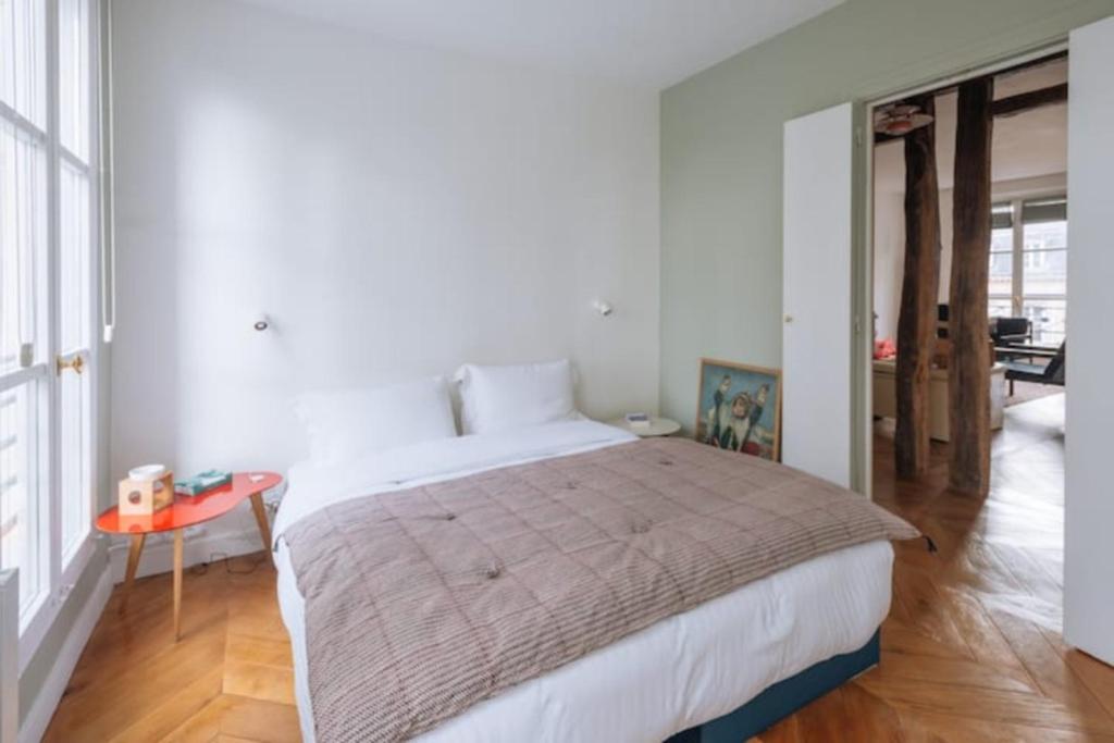 Modern Rustic-style Apartment 7th arrondissement! - 3