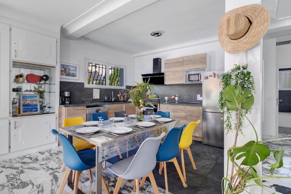 Upper Villa - 3 Bedrooms - 8 People - 5