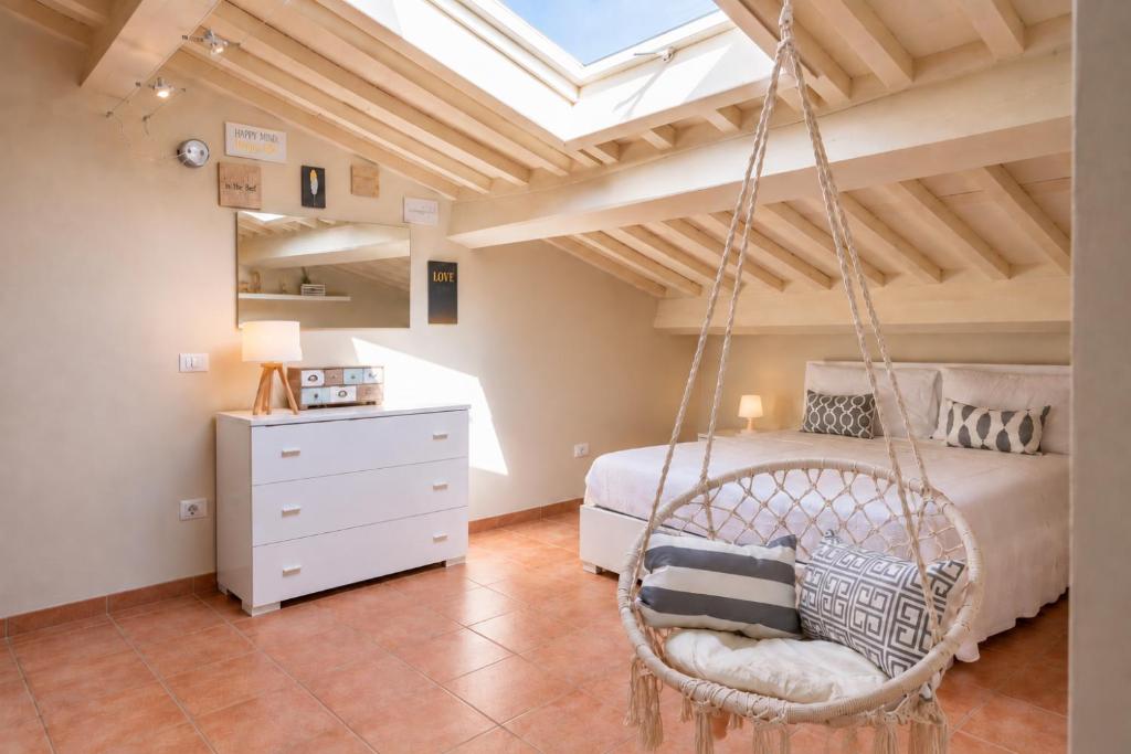 White Attic Lucca - 3
