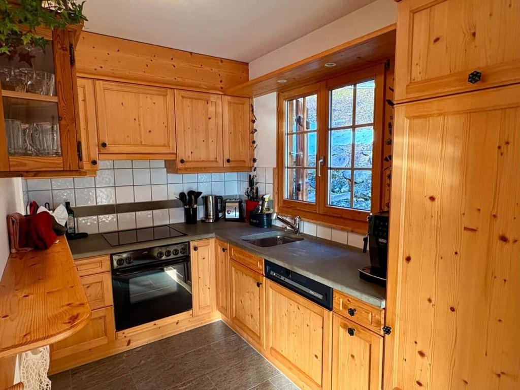 Cosy apartment, private garden with mountain views - 5