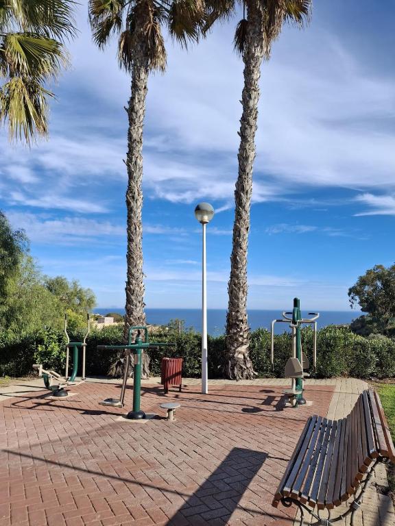 Family home with ocean views from the rooftop - 4
