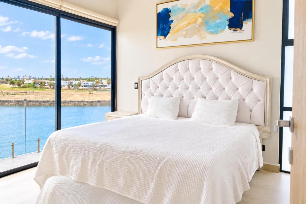 Luxury Apartment with Pool and Ocean Views - 2