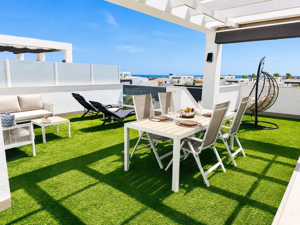 Luxury Penthouse with private Rooftop Terrace - 4