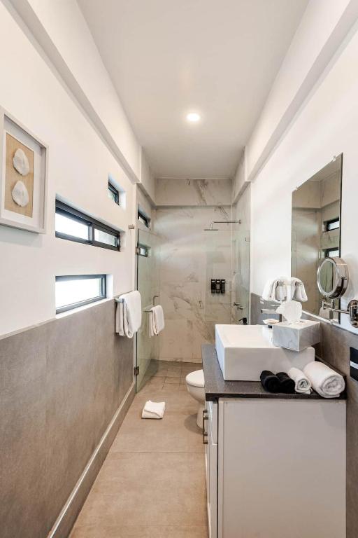 Modern Cabo Suite • Walk Everywhere - 4