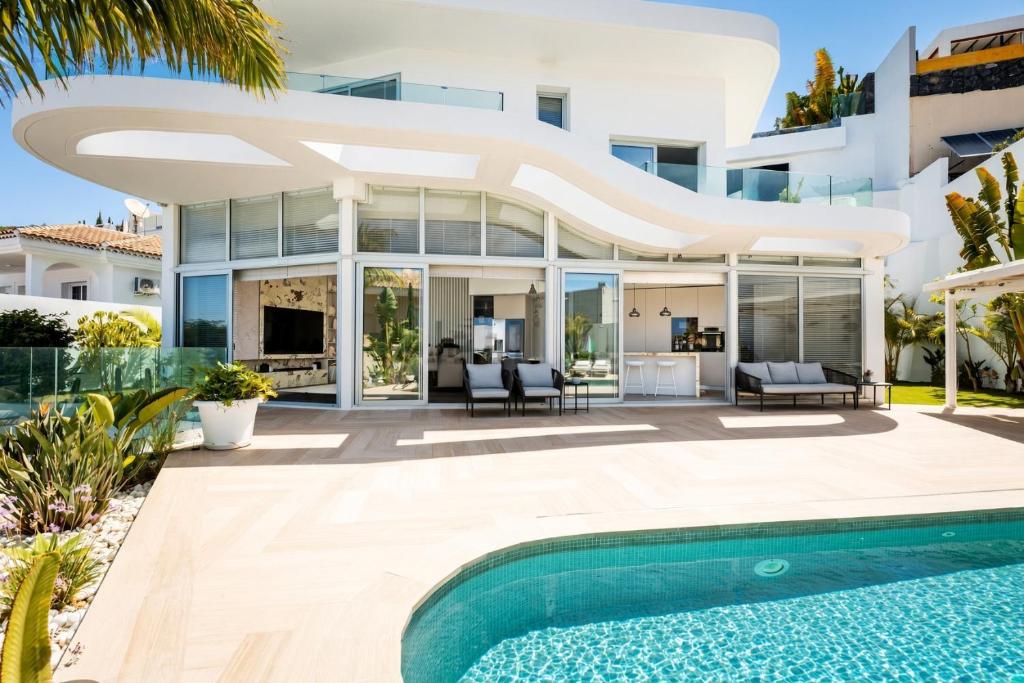 Villa with Panoramic Ocean Views in Torviscas Alto - 5