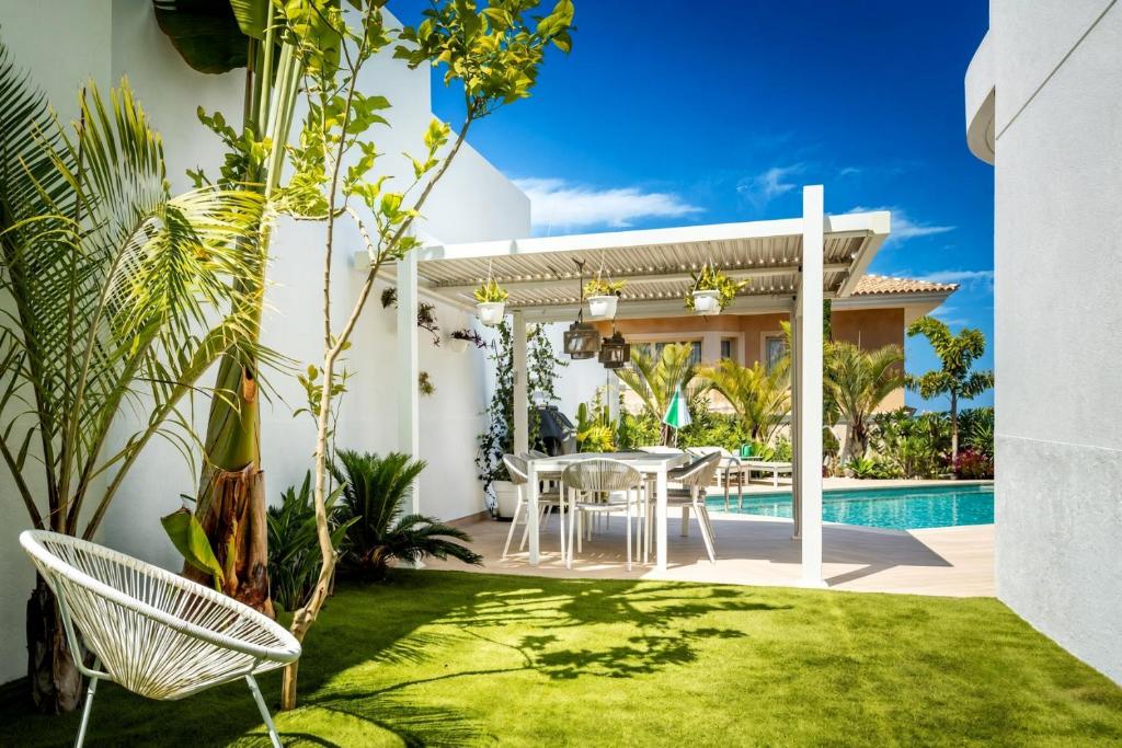 Villa with Panoramic Ocean Views in Torviscas Alto - 3
