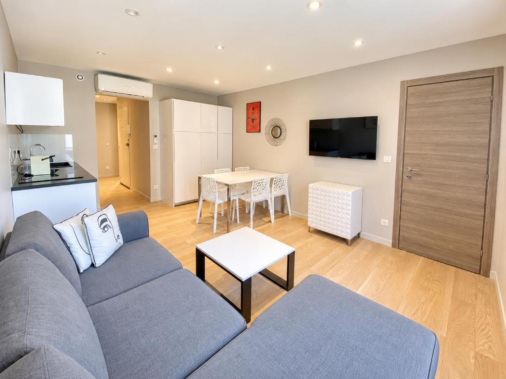 Stylish 2 Bed Apartment 1 Min to Palais & Beach - 4
