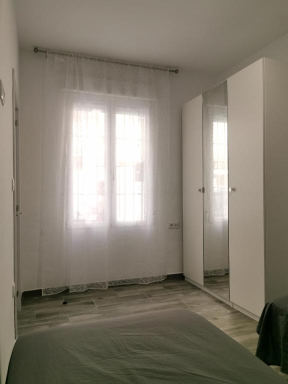 Castillo Roms only women habitacion solo mujeres - 3
