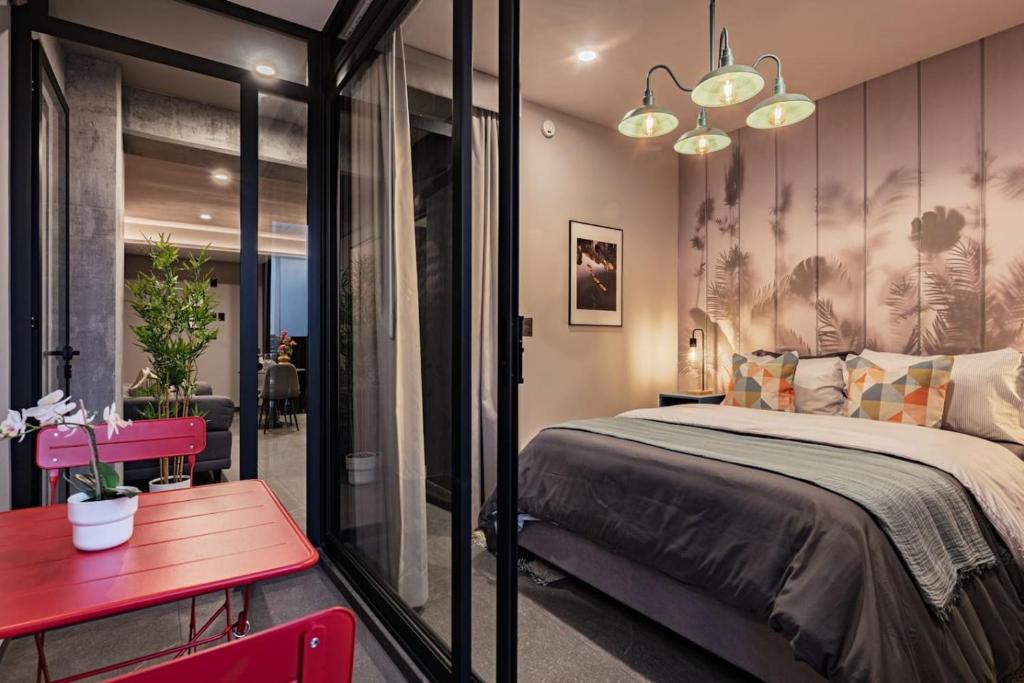 Modern Balcony Suite Near Reforma Gym and Views - 3