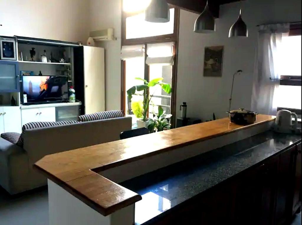 Departamento Hermoso con entrepiso, amplio y luminoso - 2