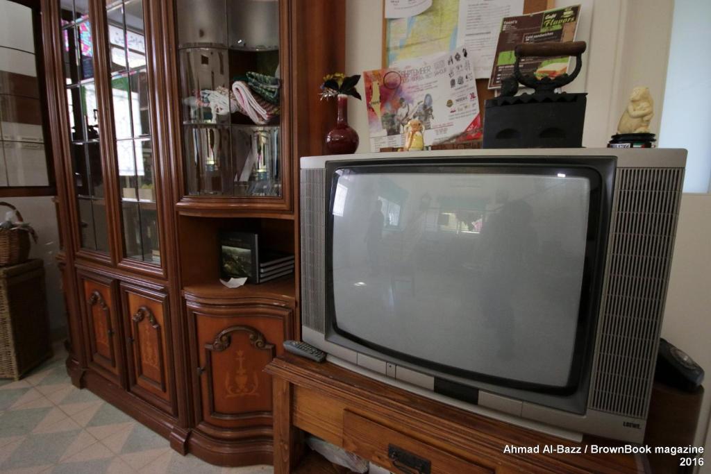 Shared lounge/TV area