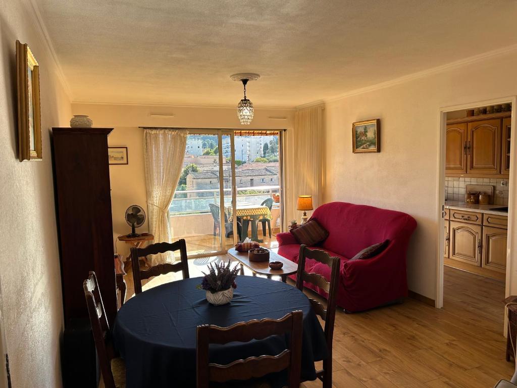 Sunny Balcony Apartment in Vallauris Near Cannes & Antibes - 3