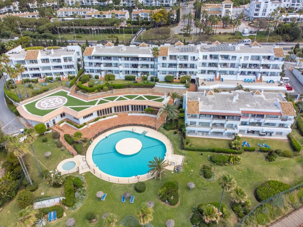 Miraflores Beachfront Penthouse - 4