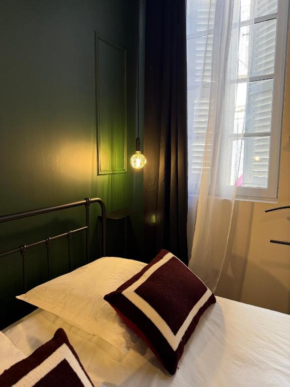 LE BOUDOIR - Erotic room- Jacuzzi - Tantra -Rétroprojecteur - Hypercentre - 2