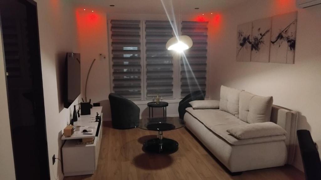 Heart of Sarajevo Apartment - 5
