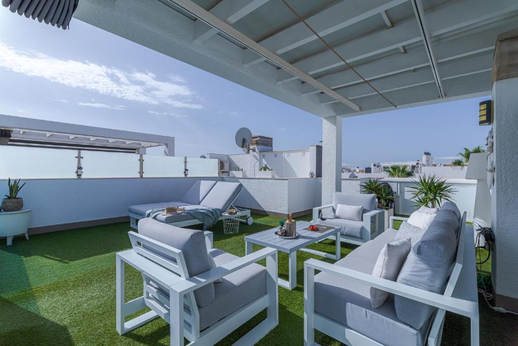 Luxury Penthouse with private Rooftop Terrace, Pool, Punta Prima, Torrevieja - 5