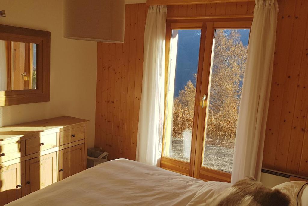 Chalet de charme et grand confort avec jacuzzi, sauna et vues exceptionnelles - 2