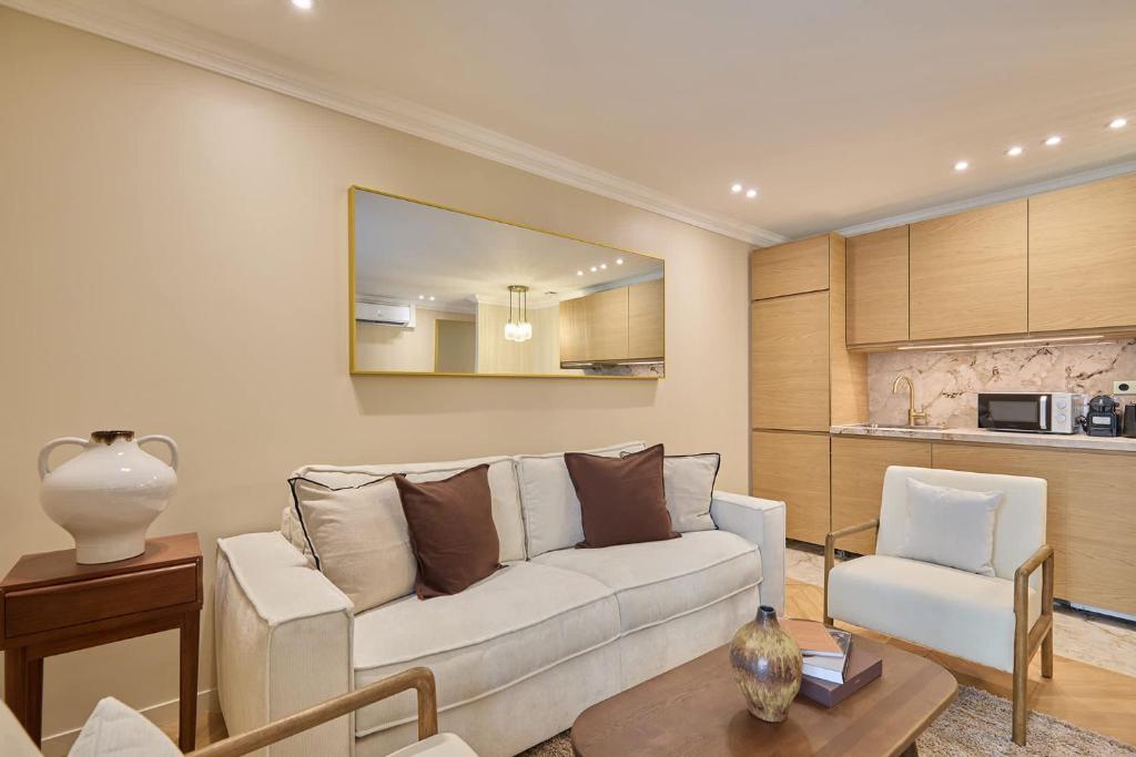 Elegant Apartment with AC - Center of Paris - 1
