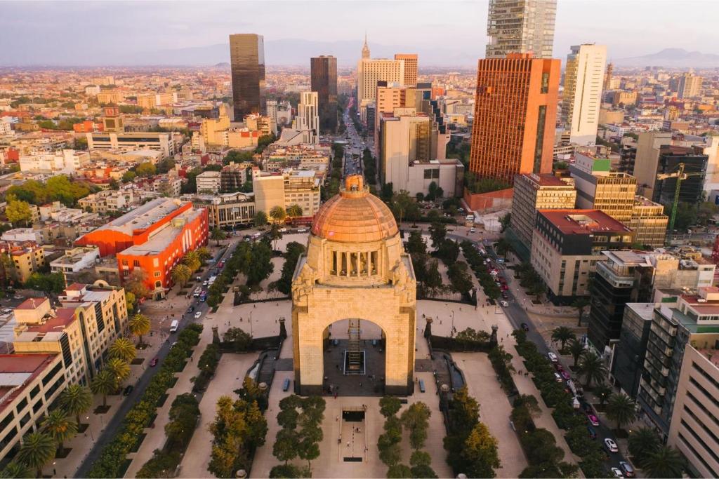 Alberto's Home, steps from the Revolution Monument CDMX - 4